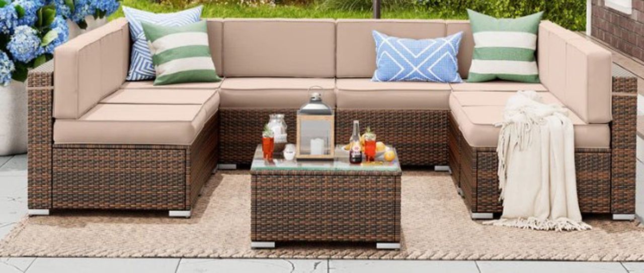 Tonna Wicker Outdoor Seating Group