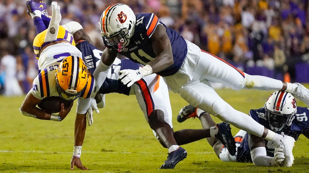 LSU quarterback Jayden Daniels