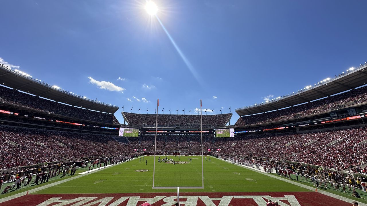 What happened when an eclipse occurred during the Alabama-Arkansas game?