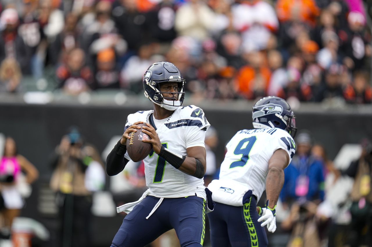 What TV channel is Cardinals-Seahawks on today? Live stream, how to watch online, time