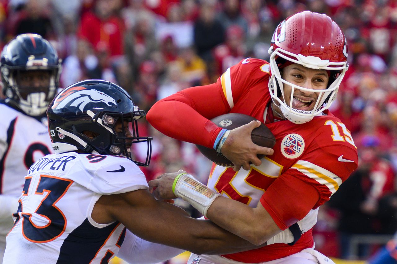 Who is on Thursday Night Football? What TV channel is Chiefs-Broncos on tonight? Live stream