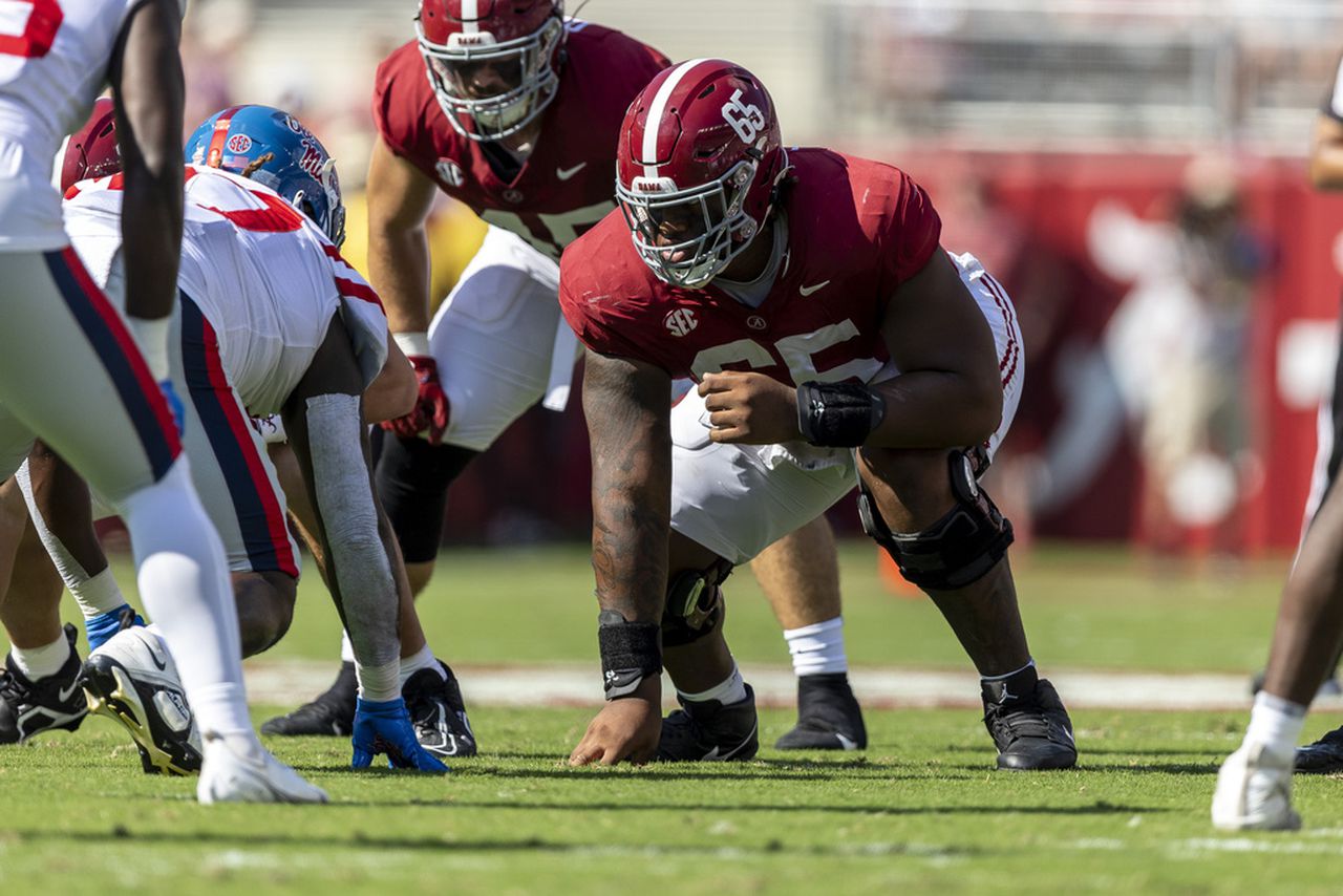 Why isnât JC Latham Alabama footballâs left tackle? Nick Saban explains