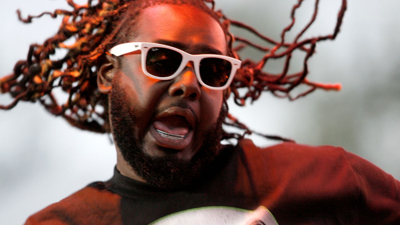 Yes, T-Pain is playing a free show in Mobile. Hereâs how you can go