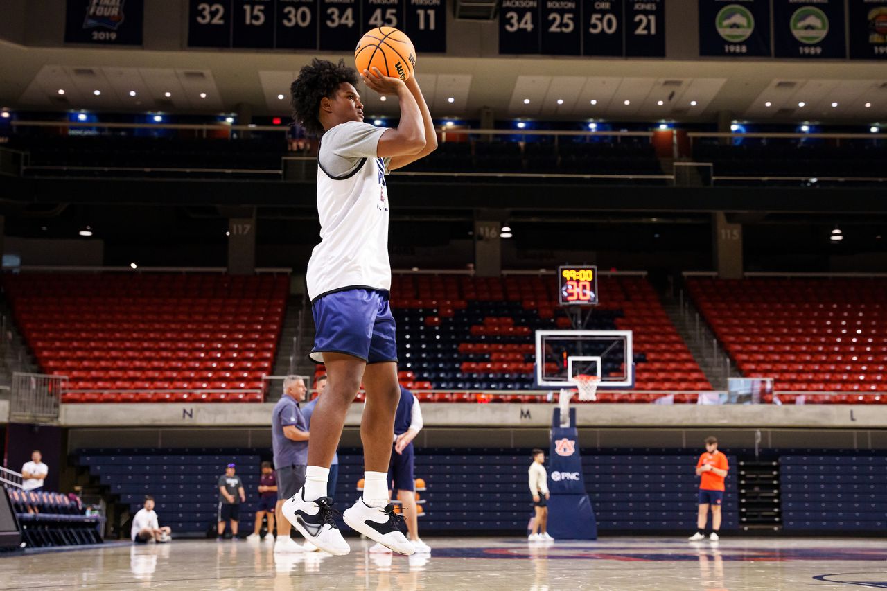 5-star freshman Aden Holloway out with injury for Auburnâs preseason exhibition