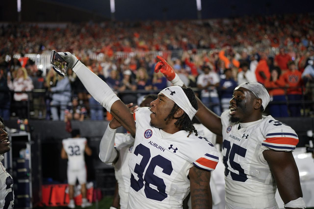 A shake up in Auburnâs bowl projections after Week 10â²s win over Vanderbilt