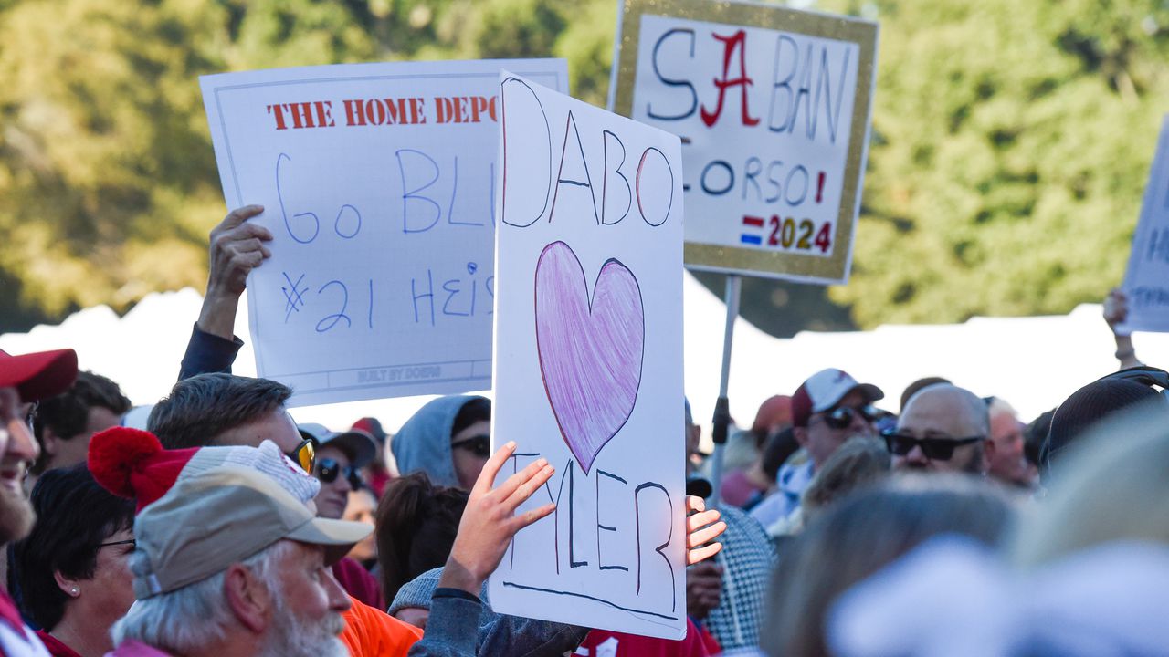 Alabama LSU Fans ESPN College GameDay 2023