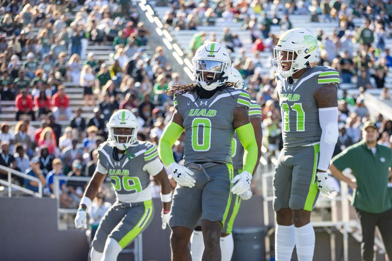 âMy familyâ: Keondre Swoopes closes out UAB career at North Texas