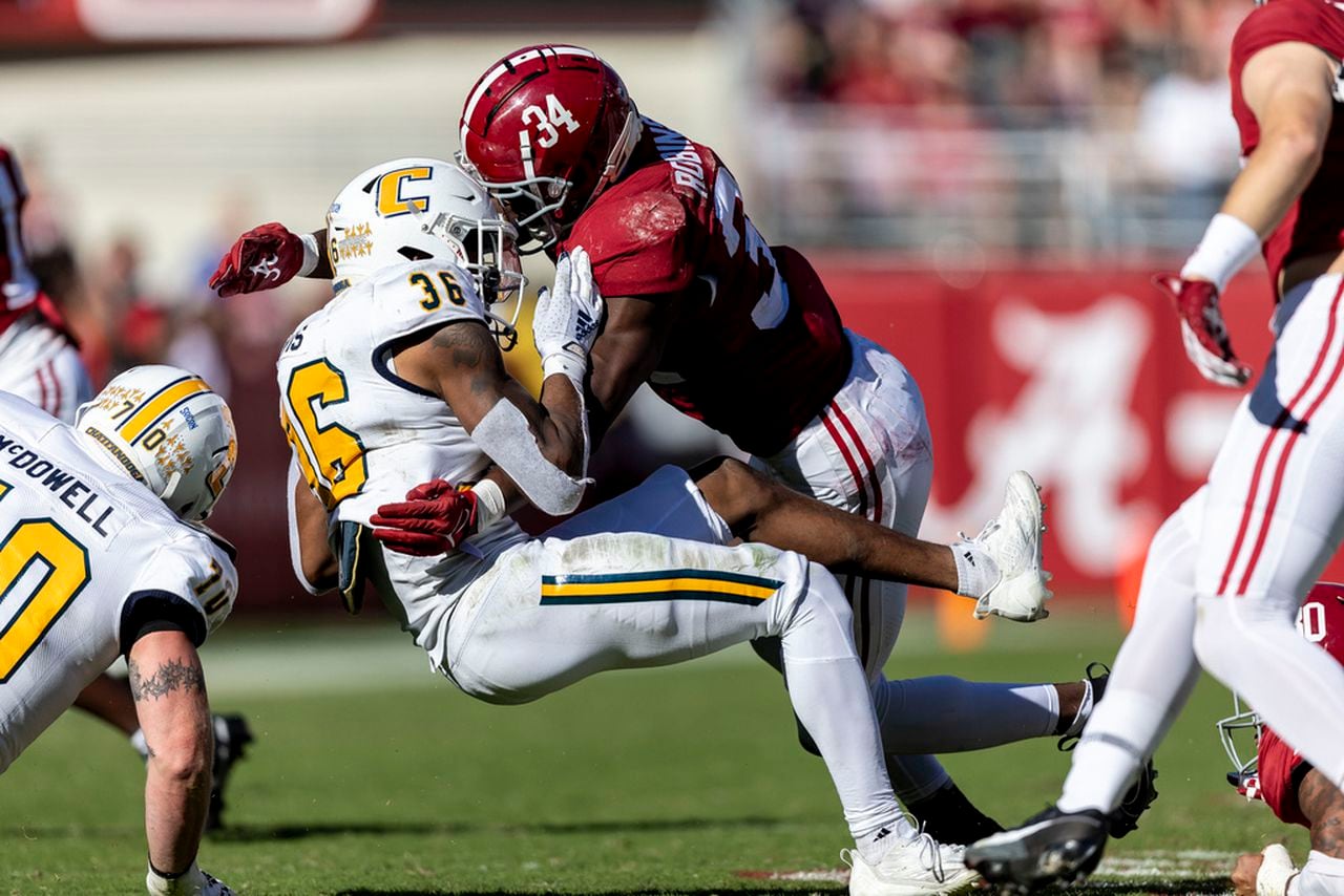 Alabama football holds spot in coaches poll after near upsets