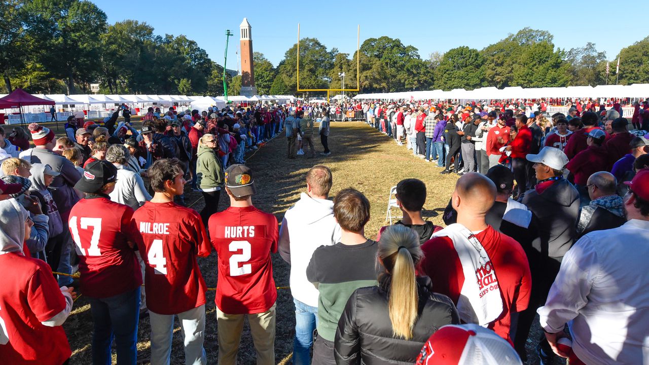 Alabama LSU Fans ESPN College GameDay 2023