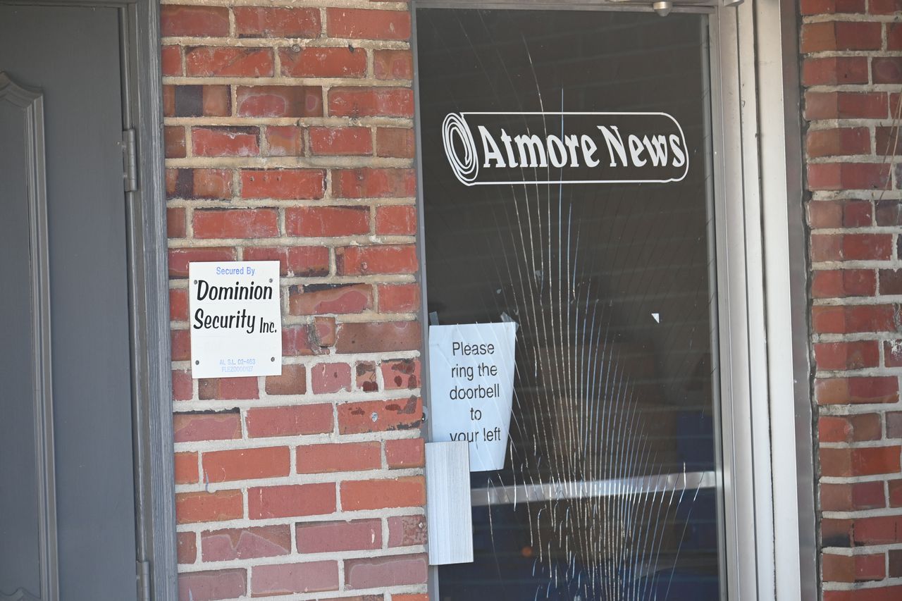 Alabama newspaper arrests followed DAâs attempt to remove publisher from local school board