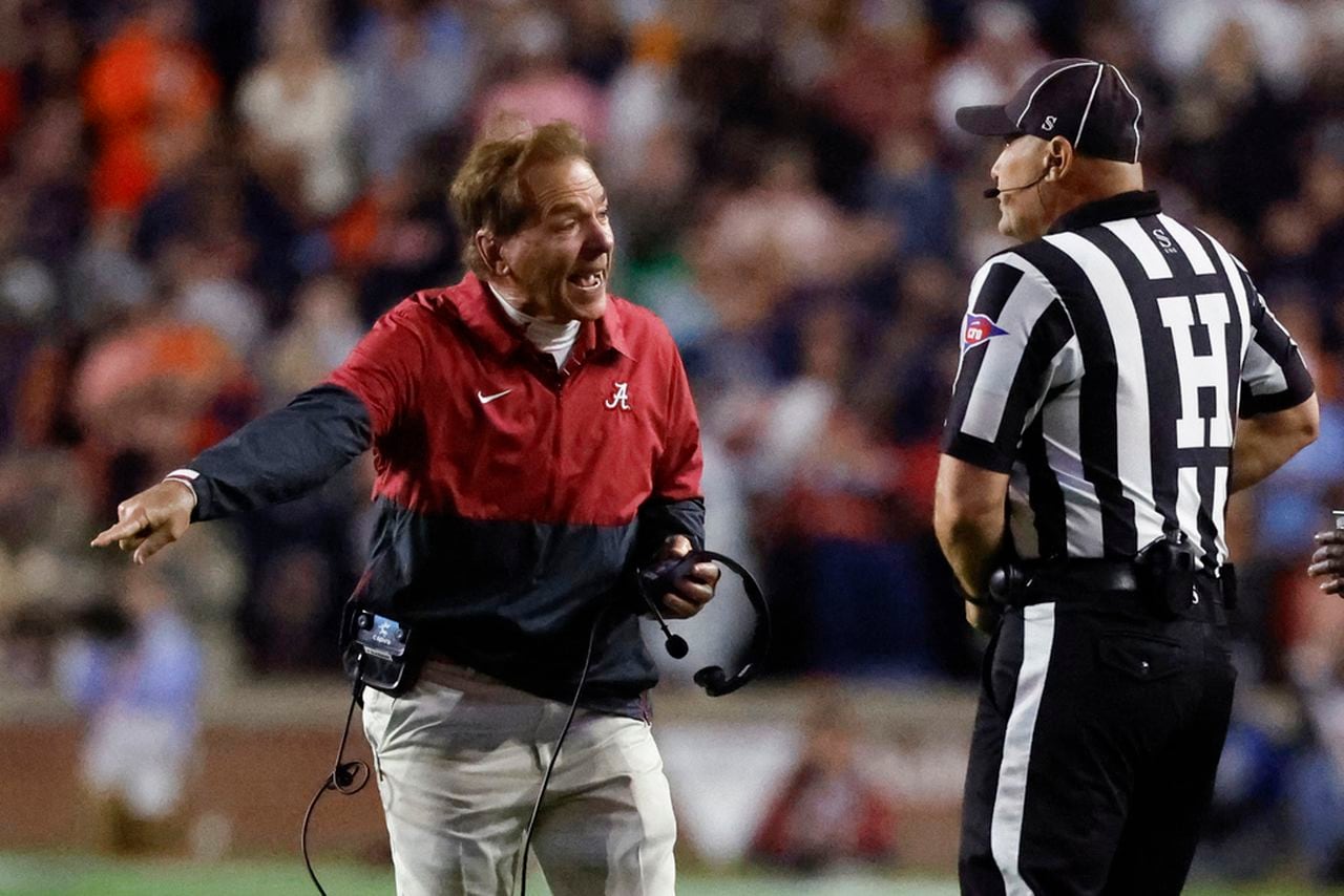 Alabama stuck at No. 8 in coaches poll top 25 rankings despite win