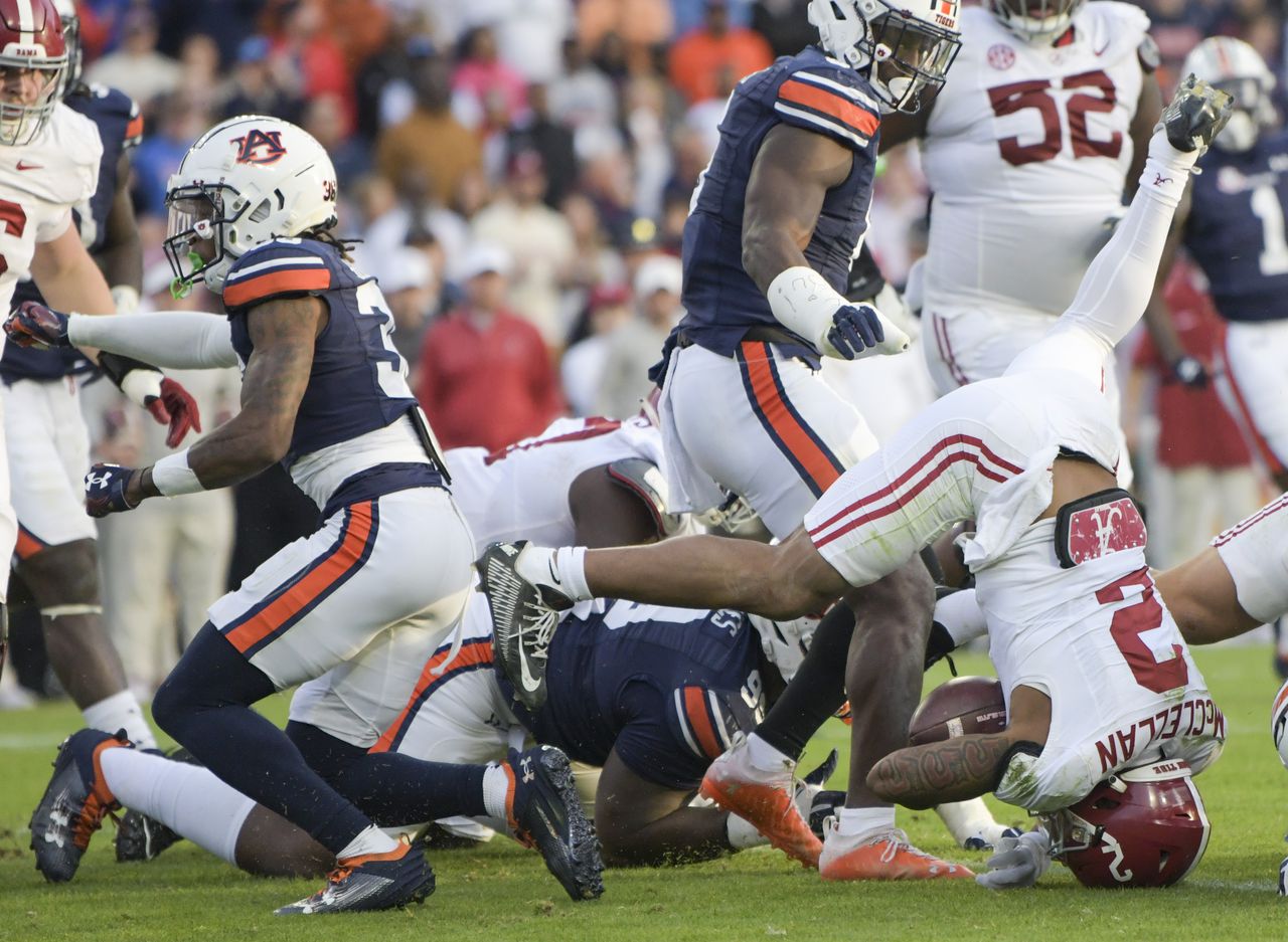 Alabamaâs Nick Saban frustrated, Auburnâs Hugh Freeze proud during Iron Bowl