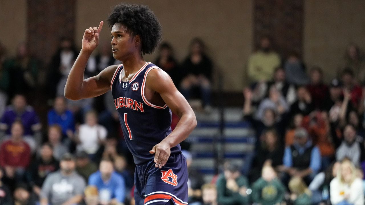 Auburn basketballâs Aden Holloway named SEC Freshman of the Week