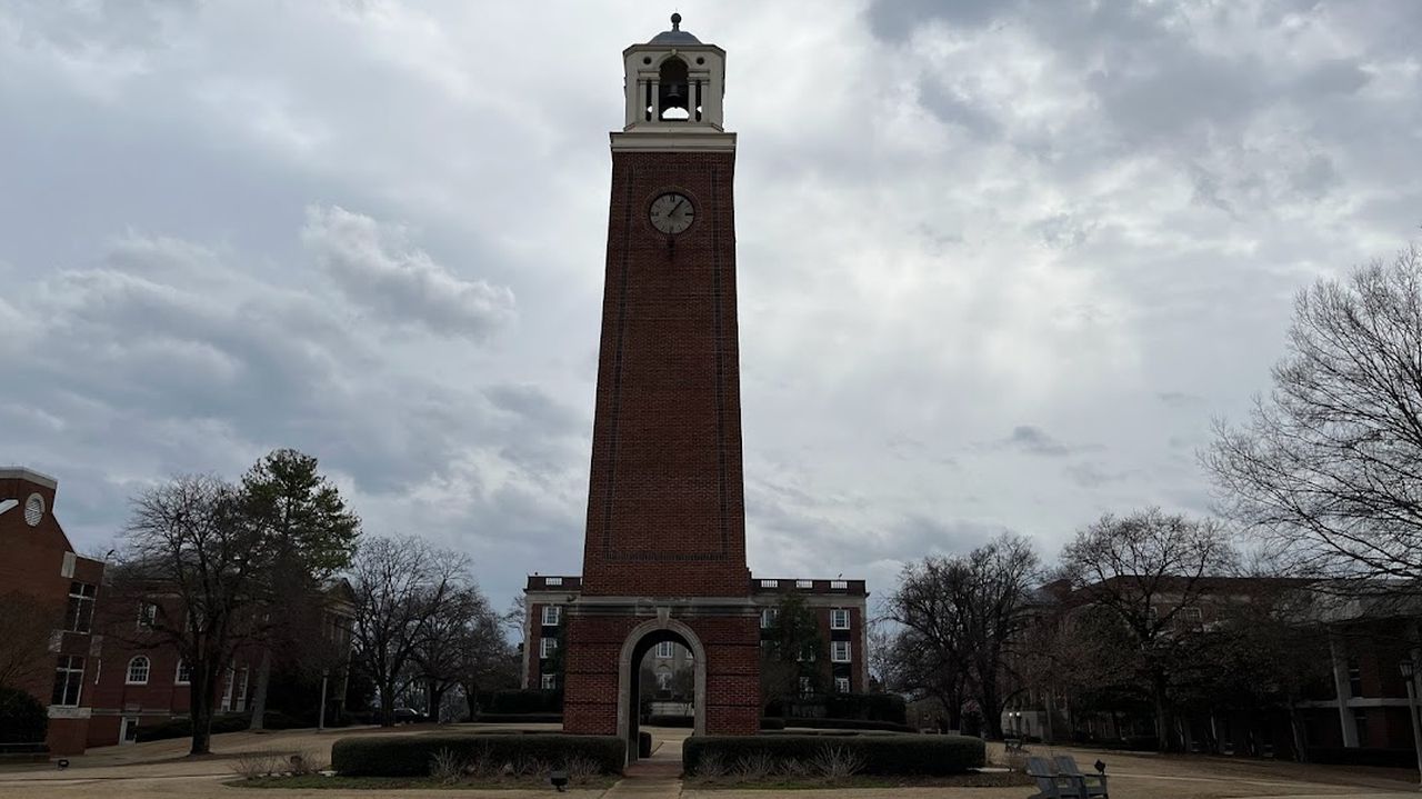 Birmingham-Southern students ask state to reconsider aid to school: âIâm in quicksandâ