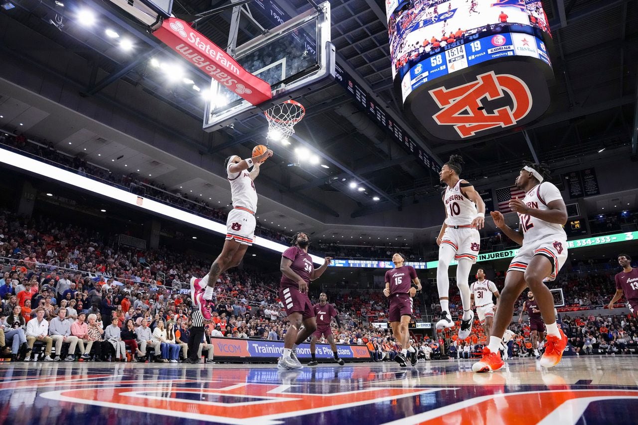 Bruce Pearlâs starting lineup change was due to an âin-houseâ issue