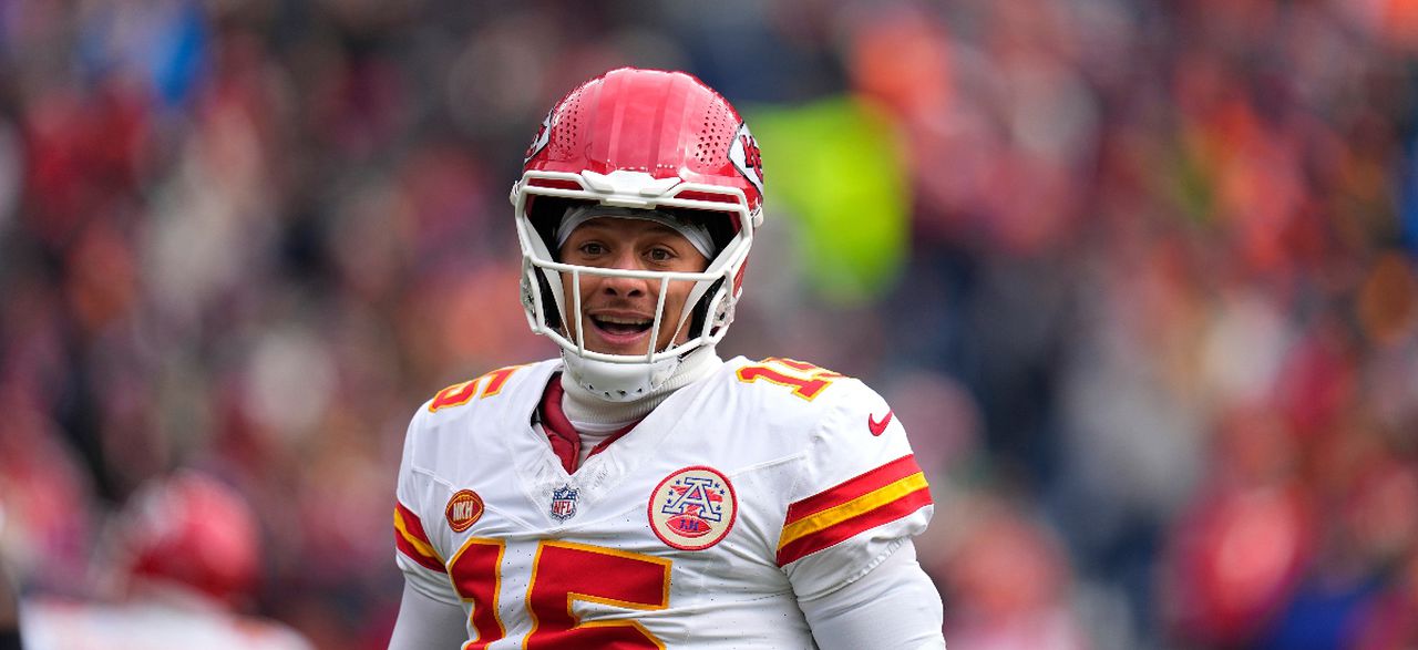 Caesars Kentucky promo code LABONUS1000 for NFL Week 9 Dolphins vs. Chiefs betting preview