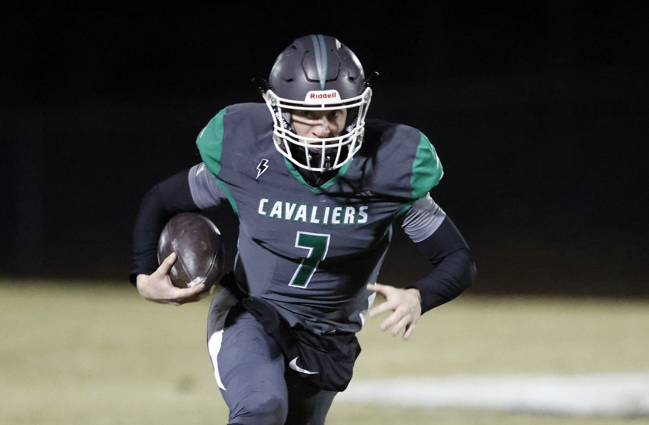 Class 5A John Carroll rolls to 44-7 win over 1A power Maplesville