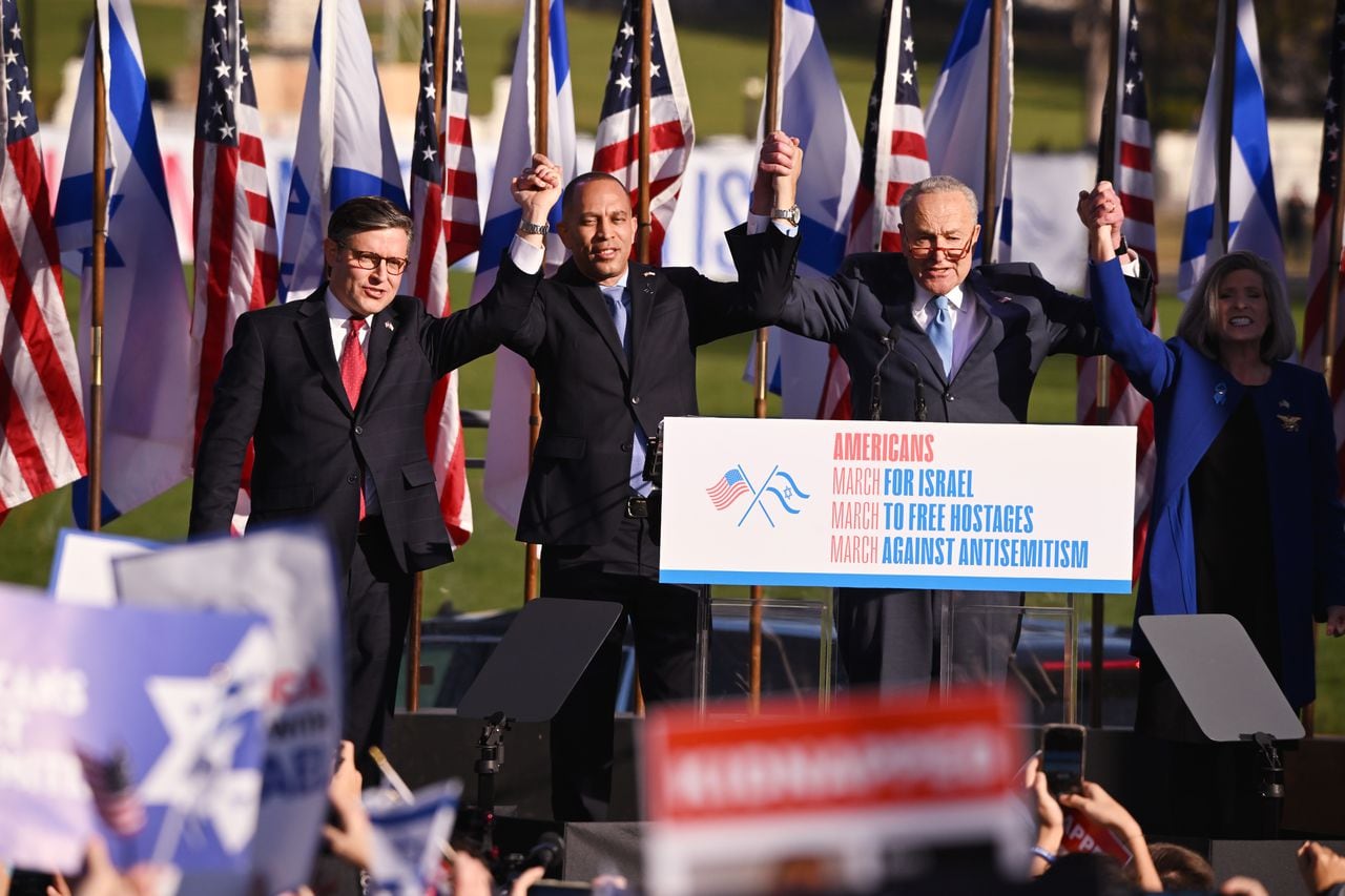 Congressional leaders reject ceasefire calls at pro-Israel rally