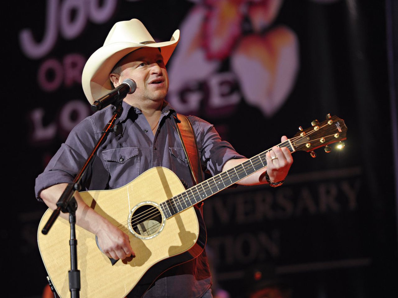 Country singer Mark Chesnutt cancels concerts after hospitalization