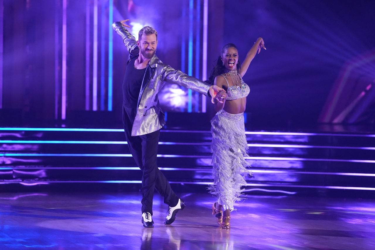 Did Auburn grad Charity Lawson make the âDancing with the Starsâ finals?