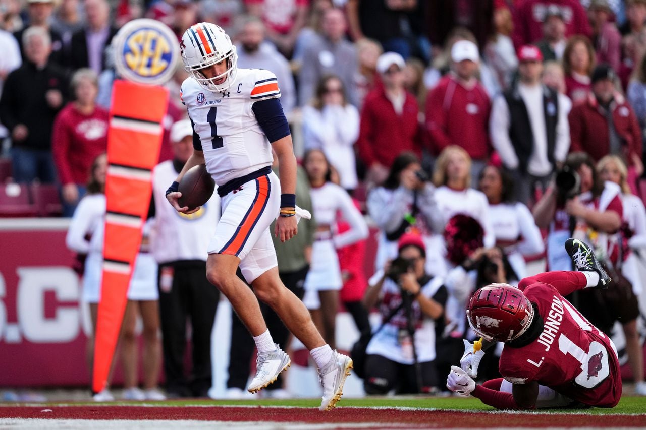 Grading Auburnâs dominant 48-10 win over Arkansas: Tigers are on the honor roll