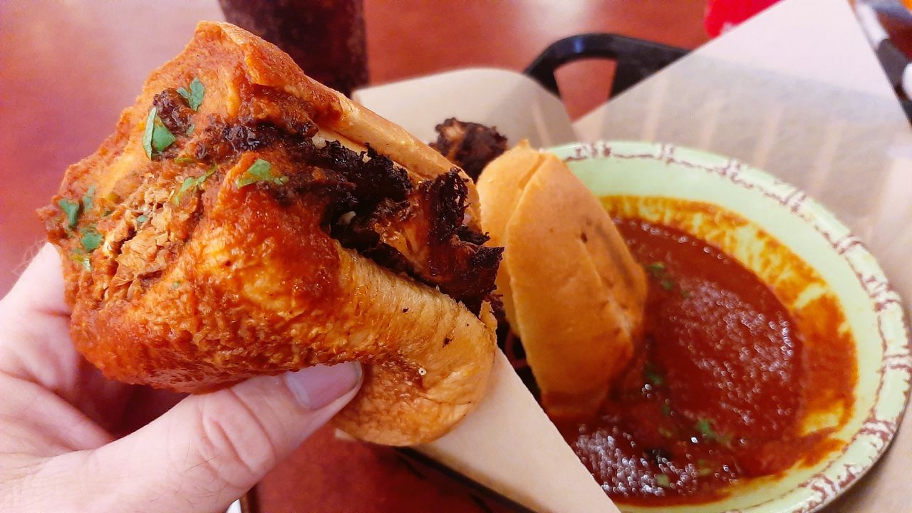 Guy Fieri finds a saucy sandwich to savor at Roosters in Mobile