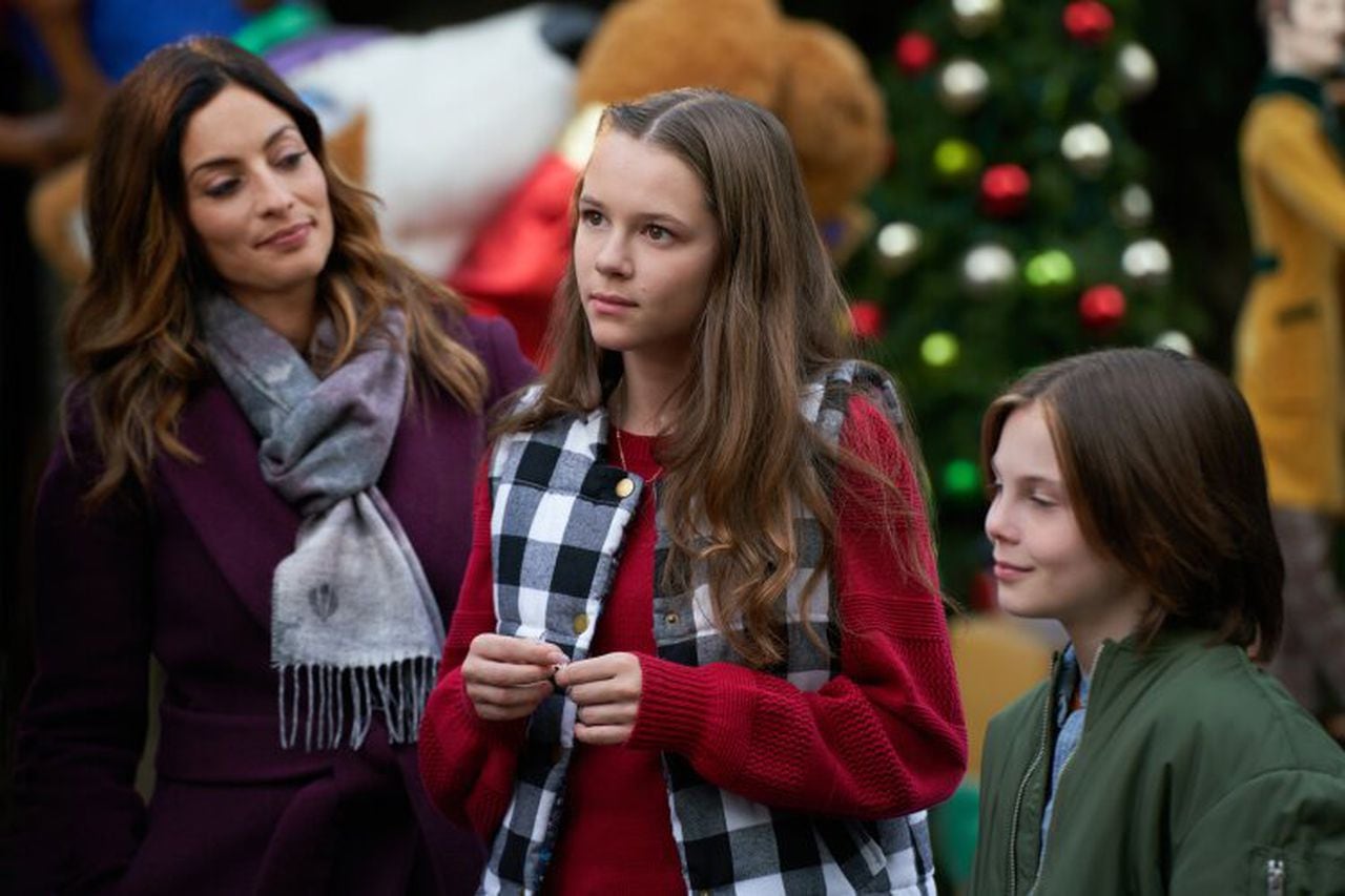 How to watch âMystery on Mistletoe Laneâ Hallmark movie premiere