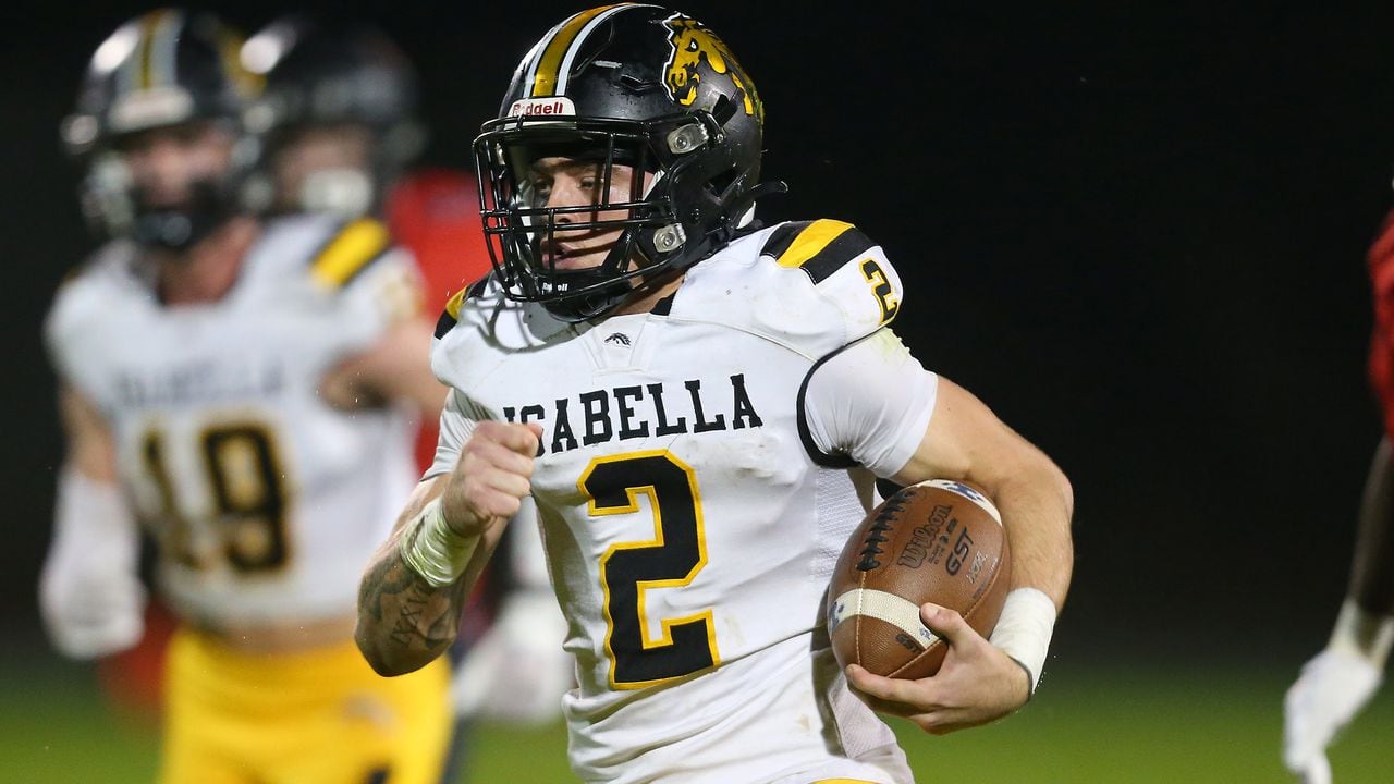 Isabella coasts past St. Luke's in Class 2A playoffs