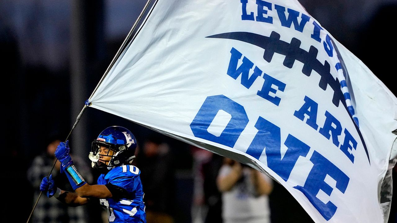 Mac Jones sends support to football players in Lewiston