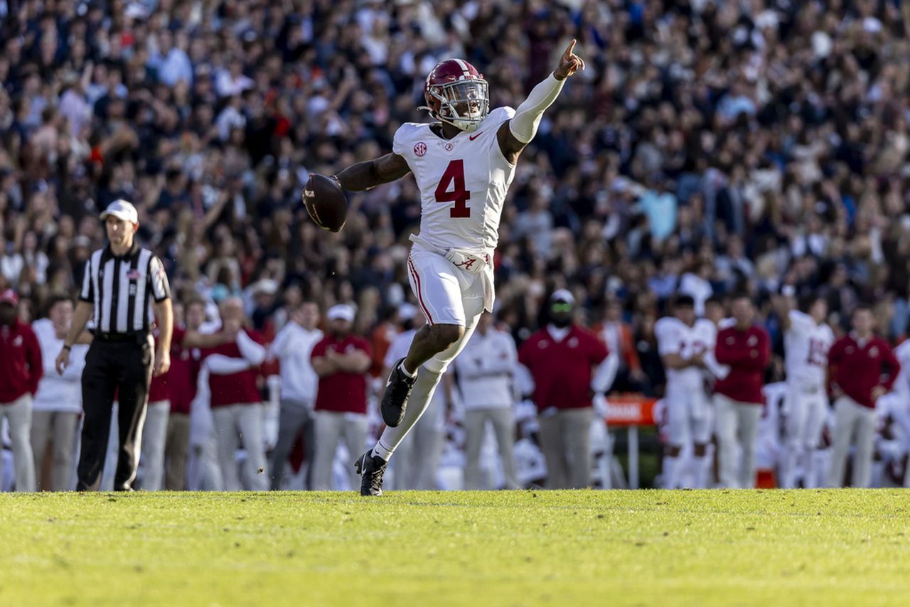 Nick Saban jokes when explaining Jalen Milroeâs game-winning TD to beat Auburn