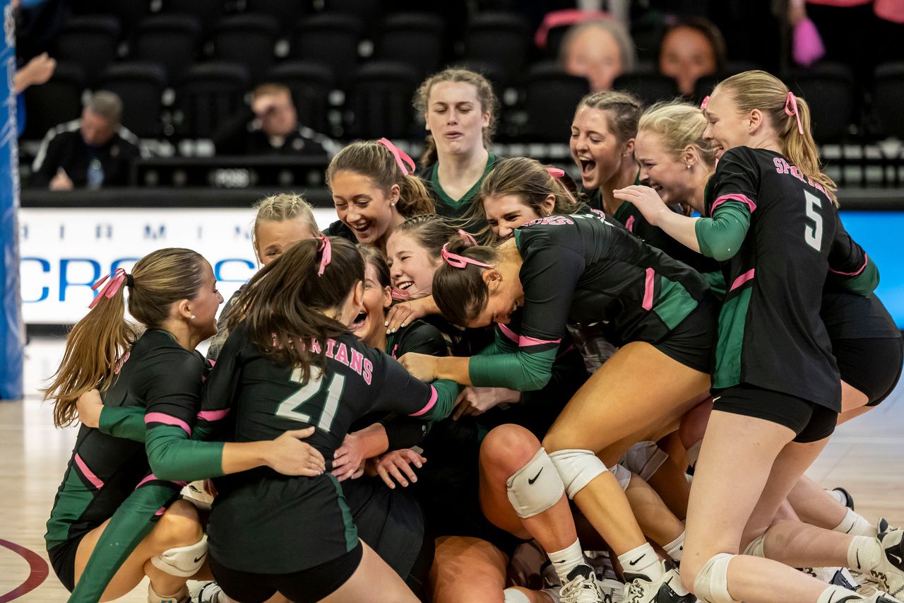 No. 1 Mountain Brook claims 6A volleyball title in win over Saraland