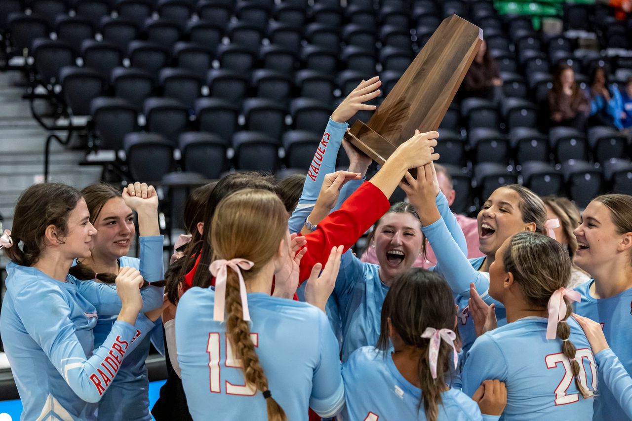 No. 1 Pleasant Valley sweeps Sand Rock for Class 2A volleyball title