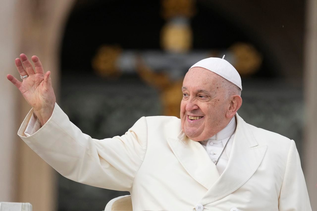 Pope Francis has lung inflammation, will still visit climate change conference