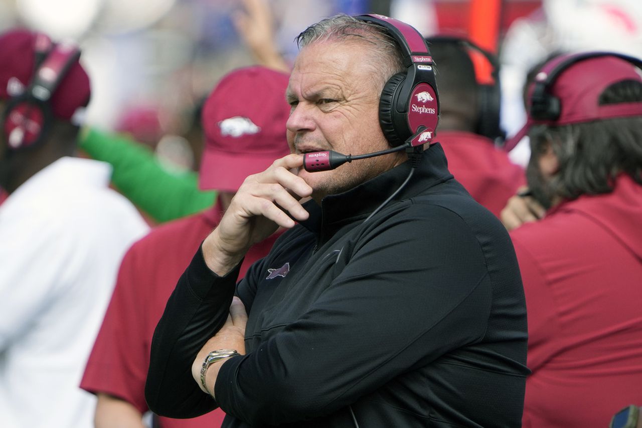 Reports: Arkansas coach Sam Pittman will return in 2024