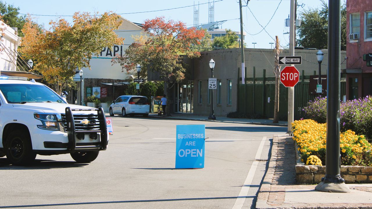 Stephen King movie production takes over Dauphin Street in Mobile