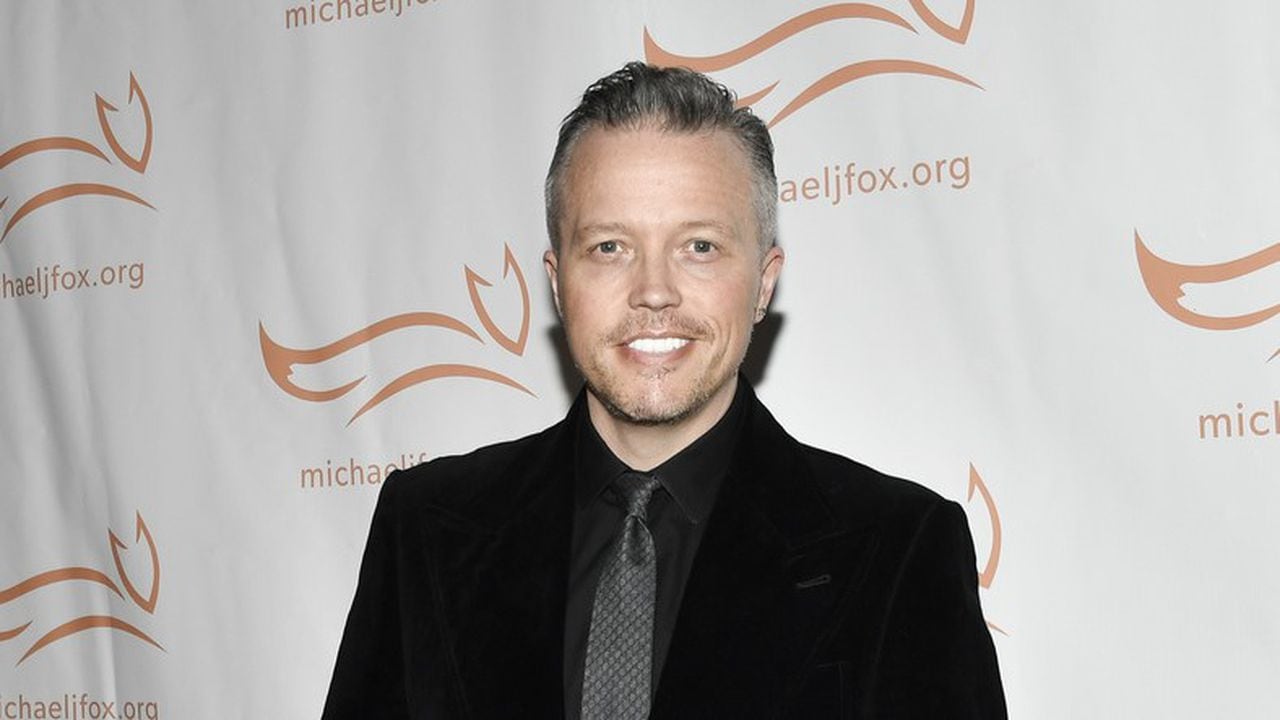 The health reasons behind Jason Isbell's new smile