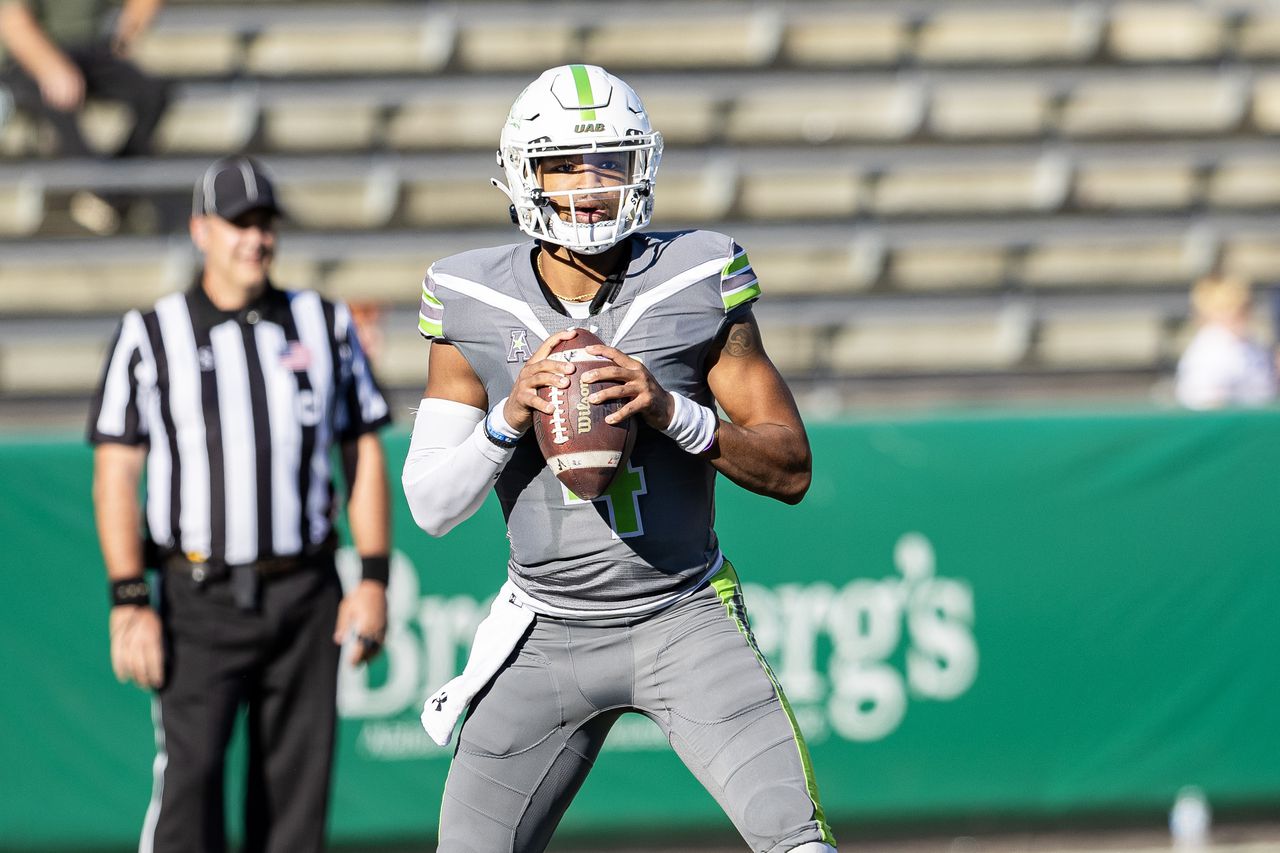 UAB quarterback Jacob Zeno named AAC Offensive Player of the Week