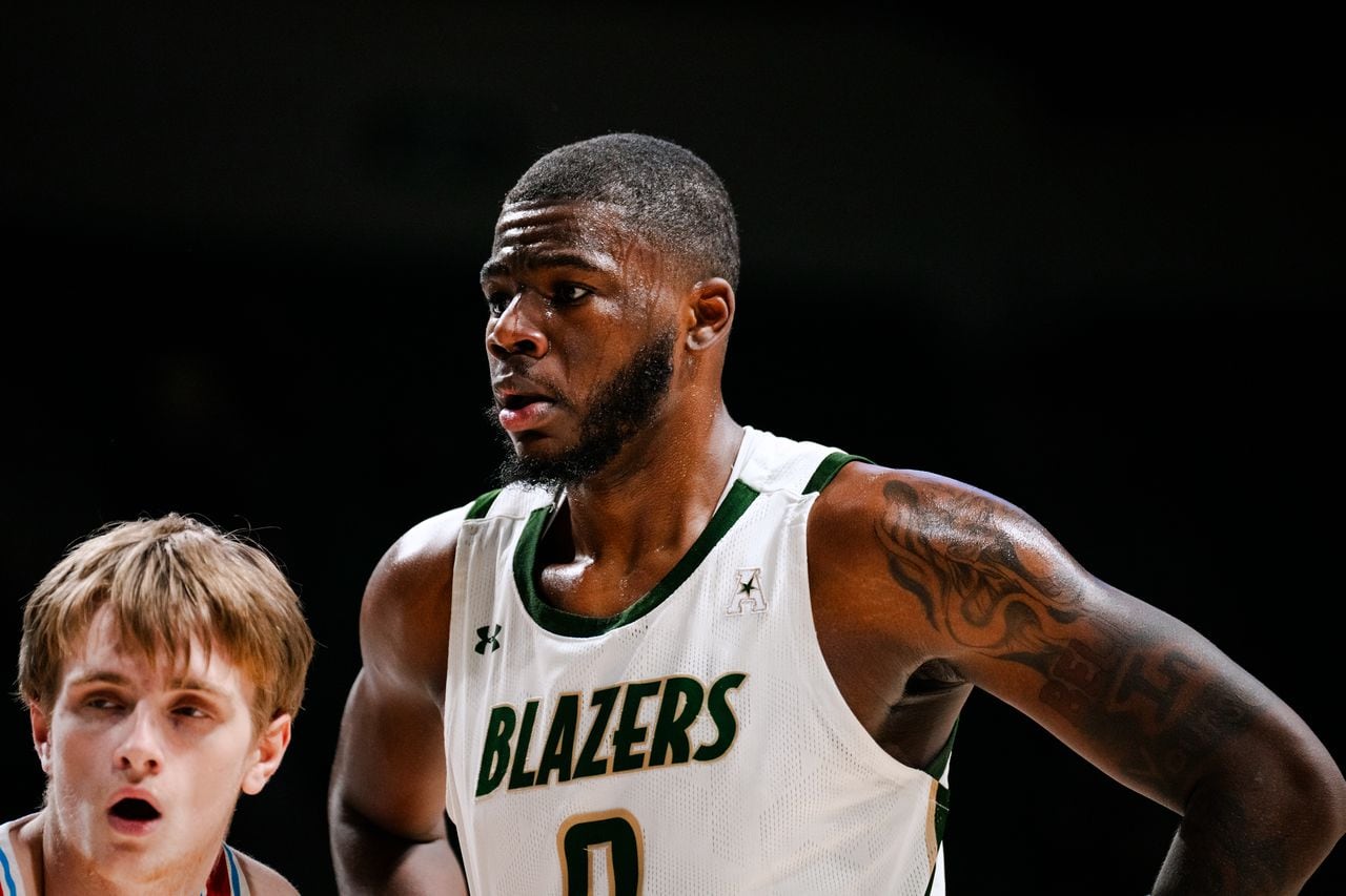 UABâs Javian Davis scores career high to lift Blazers past MTSU