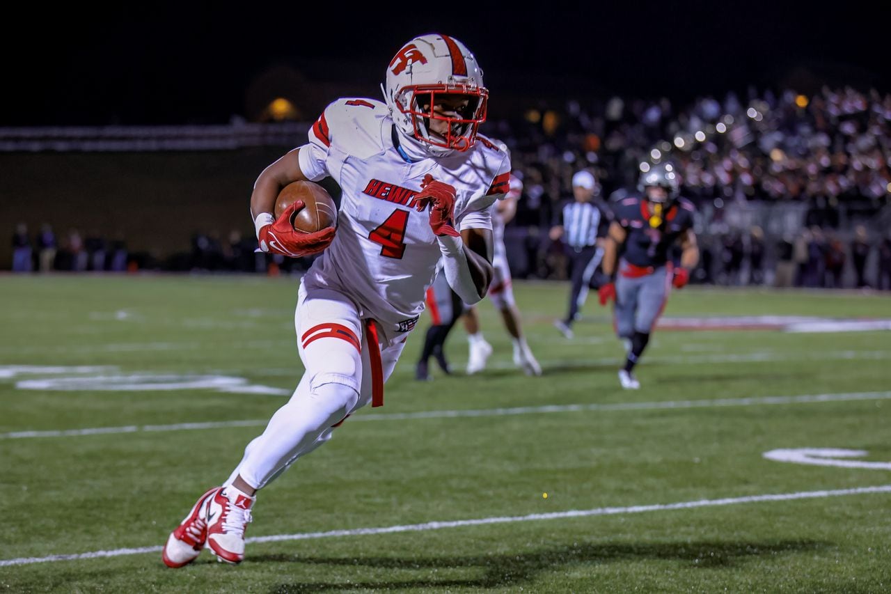 Hewitt-Trussville at Thompson football