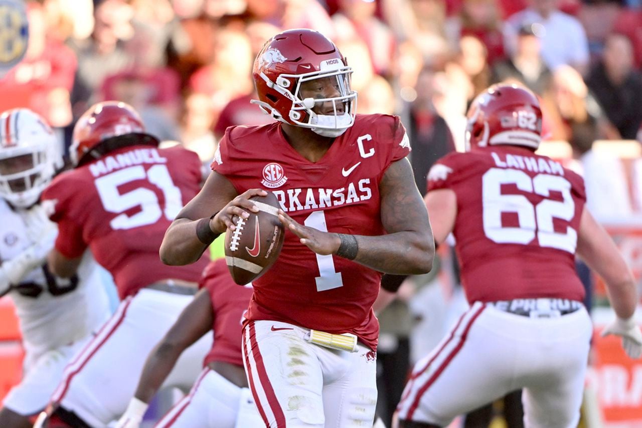 Arkansas QB KJ Jefferson to enter transfer portal