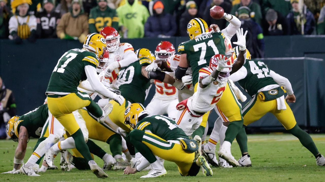 Auburn NFL roundup: Anders Carlson finishes Packersâ upset