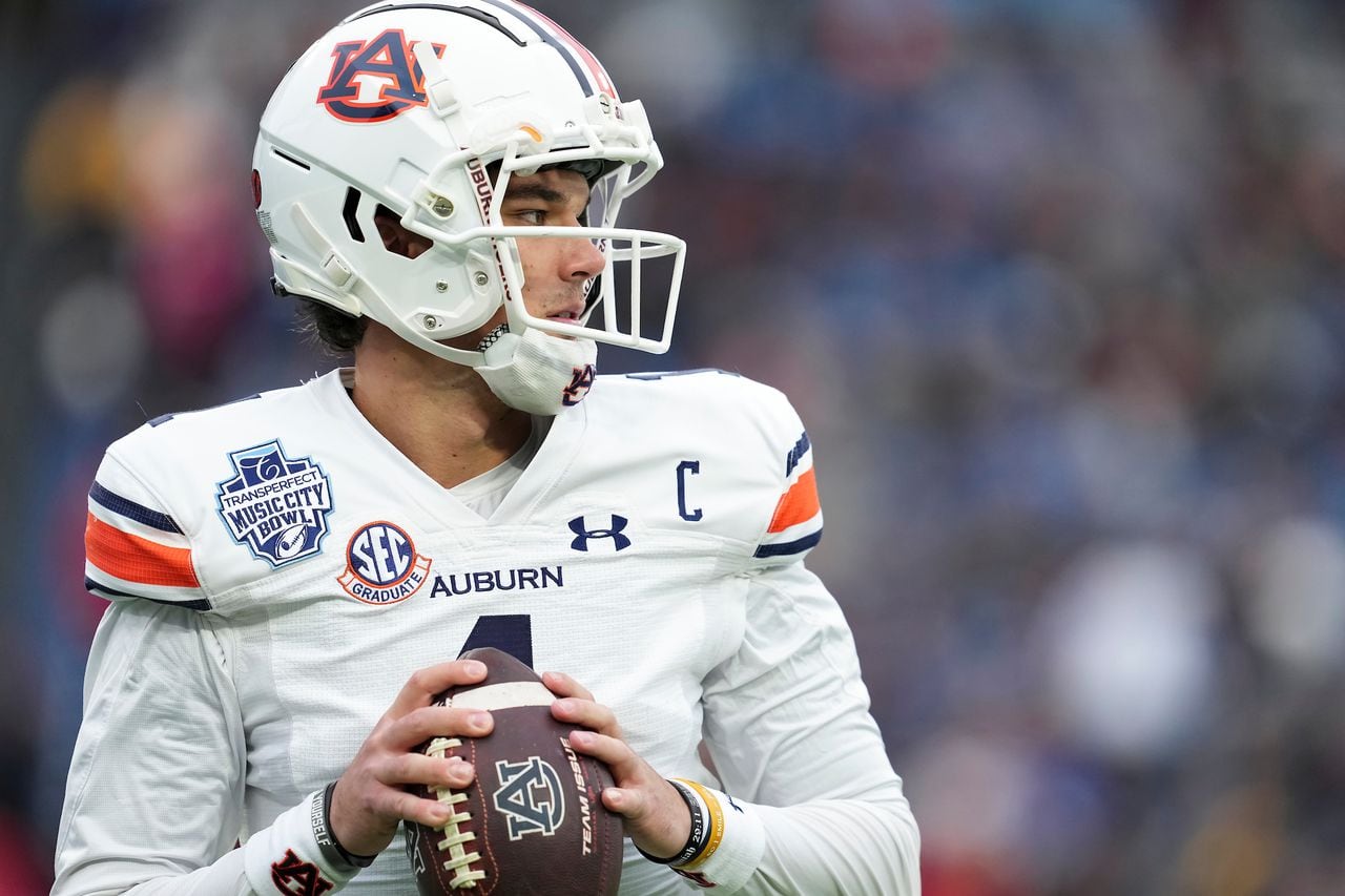 Auburn QB Payton Thorne âturning the pageâ, reacts to open battle for starting job