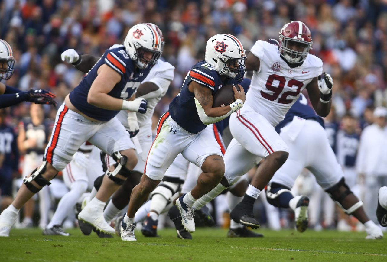 Auburn RB Jarquez Hunter undecided if he will return for 2024 season