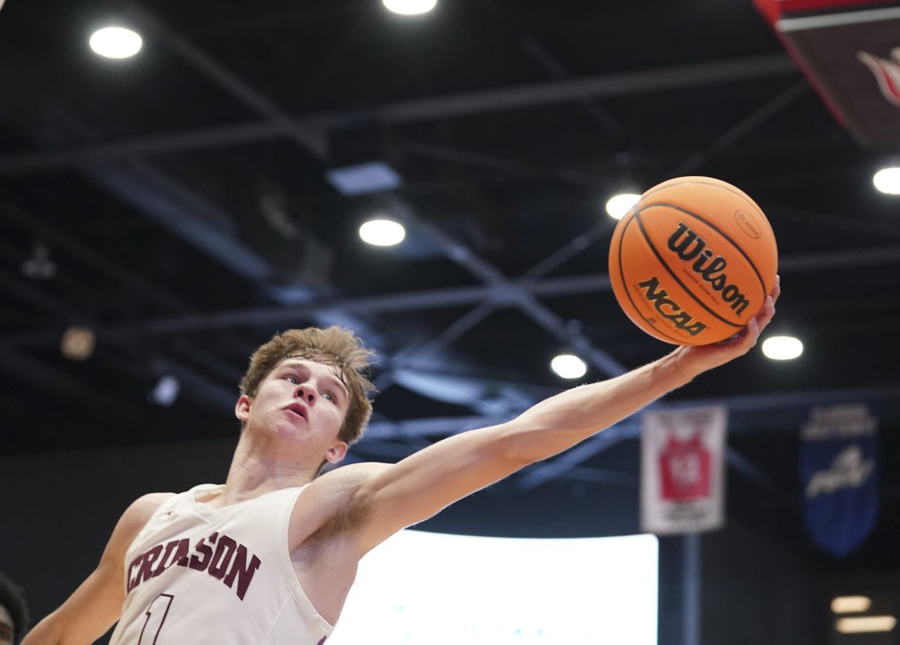 Basketball roundup: Huntsville, St. James win Mako Classic titles