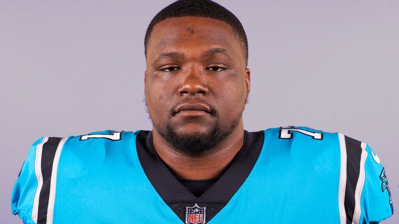 Carolina Panthers bring back former Alabama guard