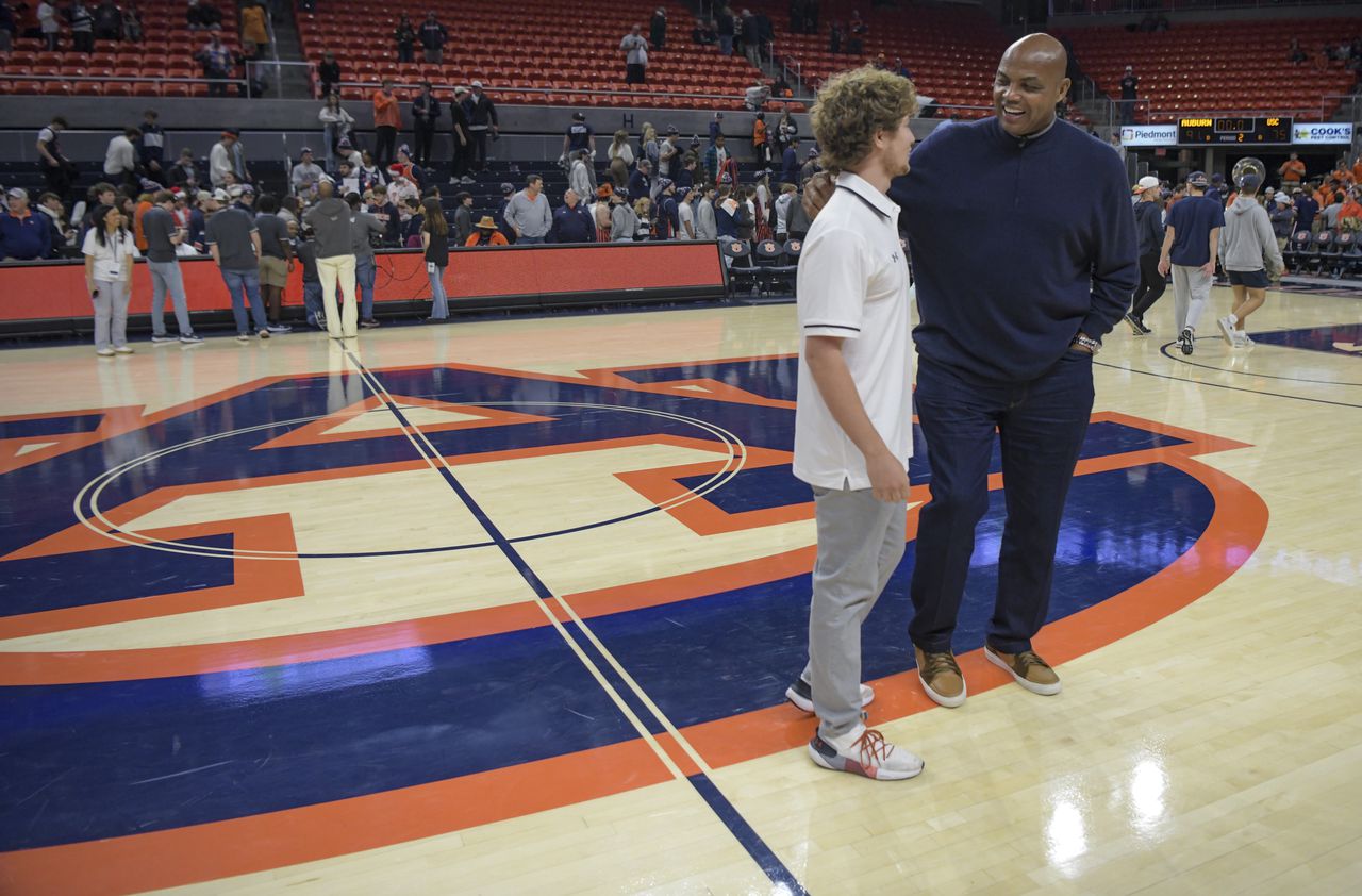 Charles Barkley convinces Jay Williams to party in Auburn with fantastic Bo Jackson story