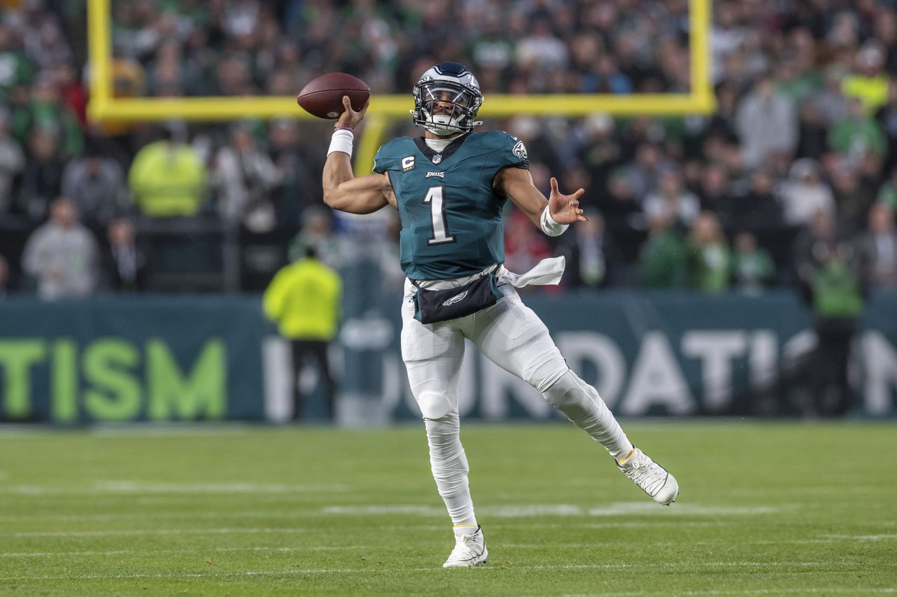 Cowboys-Eagles free live stream (12/10): How to watch online, TV, time