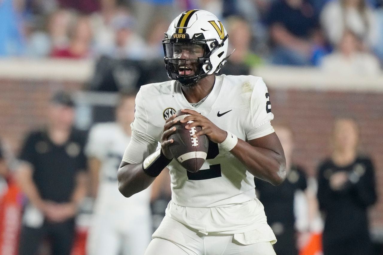 Former Vanderbilt QB Walter Taylor commits to Colorado