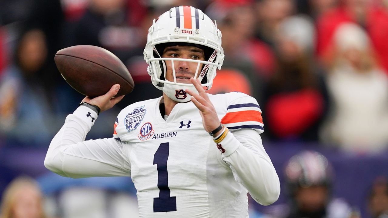 How is Hugh Freeze looking at Auburnâs QB situation after Music City Bowl loss?