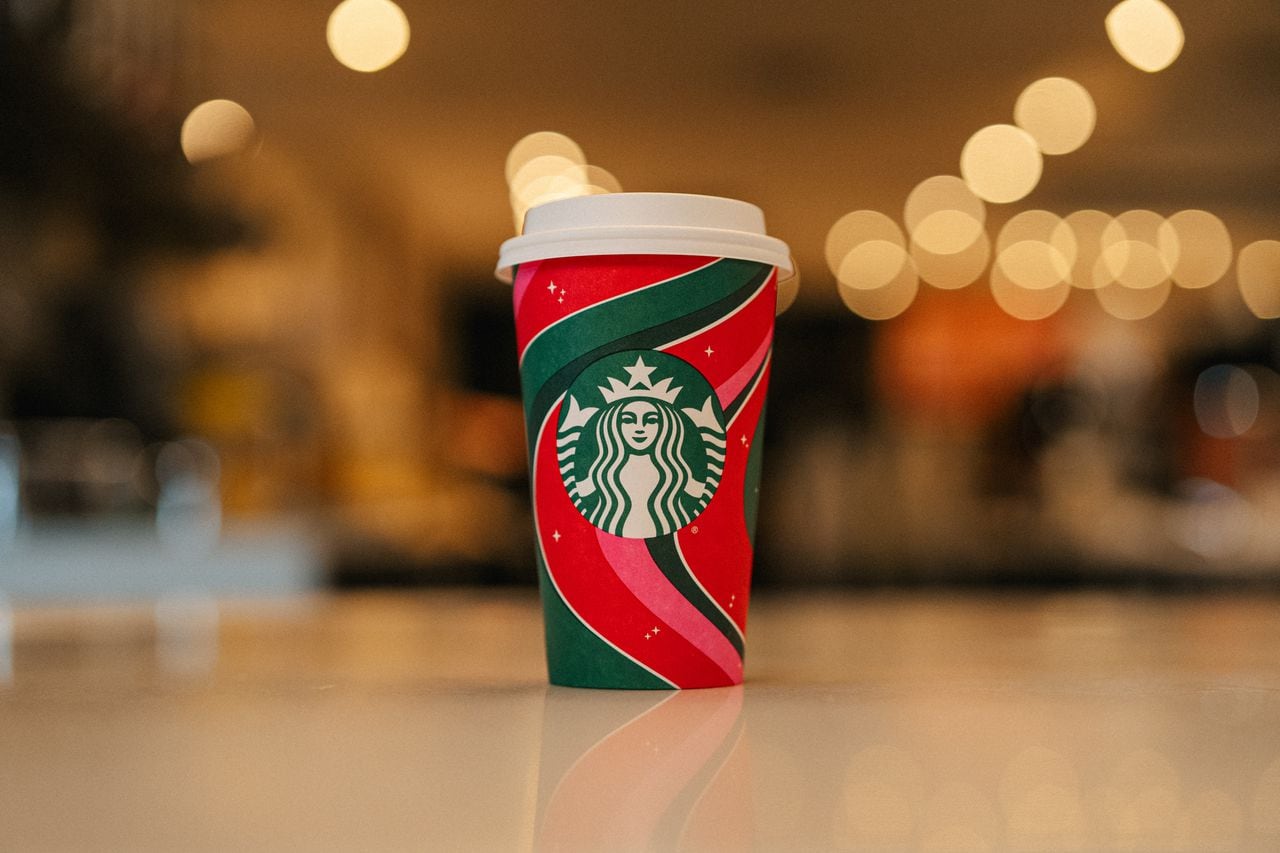 Is Starbucks open Christmas Day? Store hours